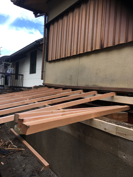 奈良県生駒市Ｈ邸屋根修理工事施工中