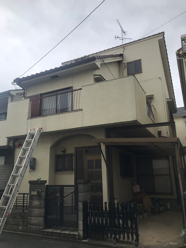 兵庫県宝塚市Ｉ邸屋根瓦雨漏り修理工事施工前写真