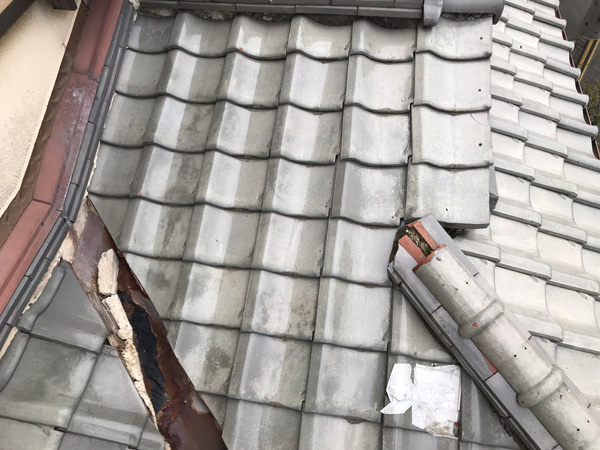 奈良県葛城市Ｓ邸屋根瓦雨漏り修理工事施工前写真