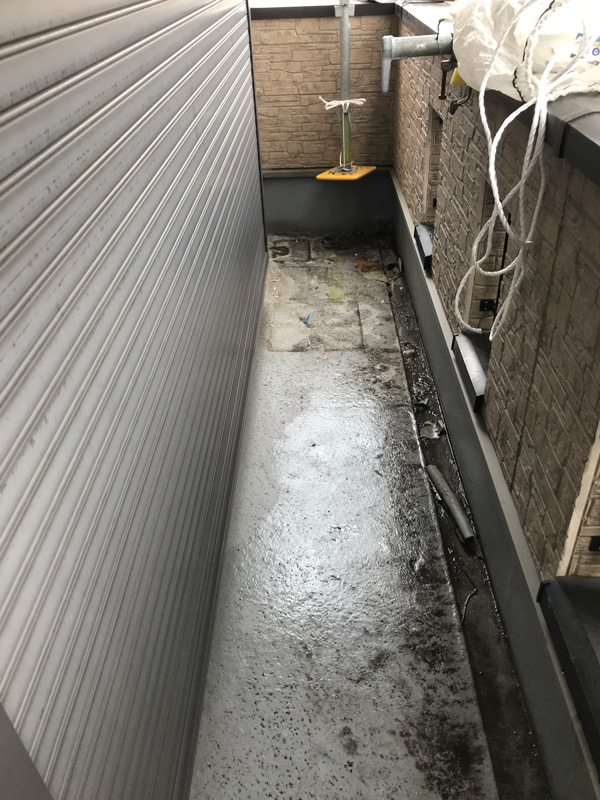 京都府南丹市Ｈ邸雨漏り修理ベランダ防水工事施工前写真