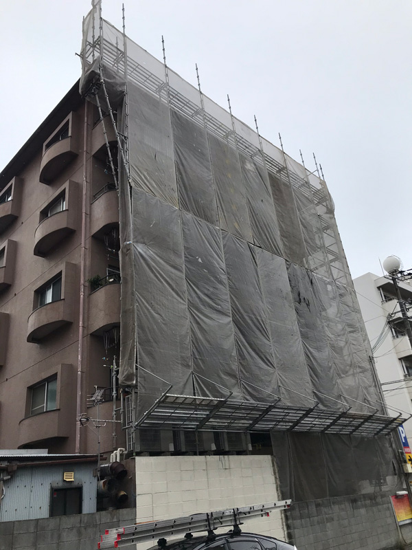 堺市東区Ｋマンション屋根・壁修理工事工中