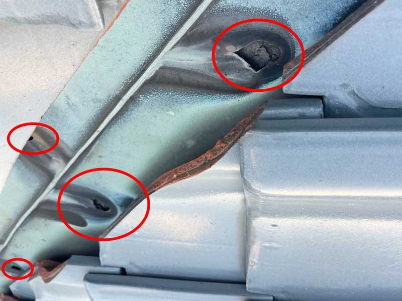 銅製谷板金 穴あき 雨漏り原因 瓦屋根