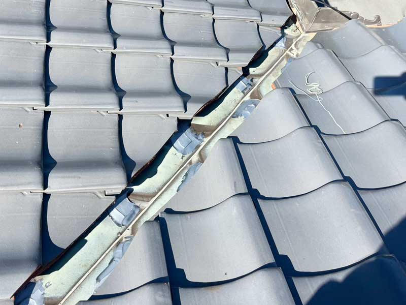 谷板金 コーキング補修 穴ふさぎ 雨漏り修理後