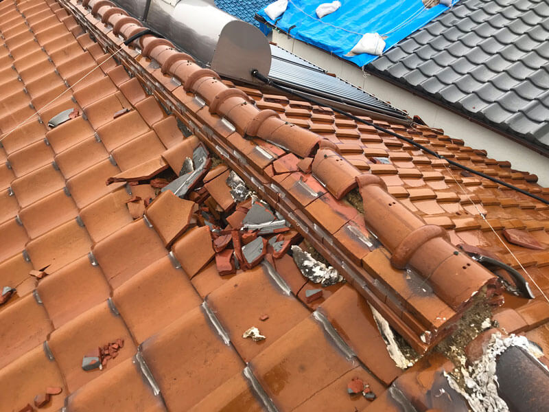 棟の部分も被災している様子。