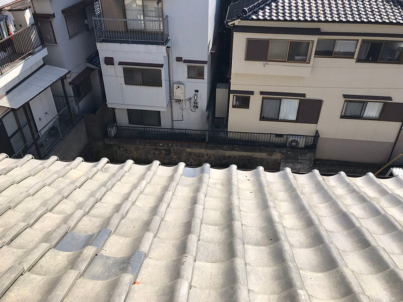 台風で割れた地瓦と軒瓦を新しく交換した施工後の瓦屋根写真