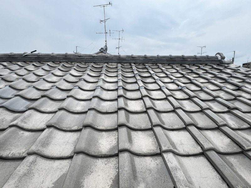 雨漏り修理後の瓦屋根全体の仕上がり