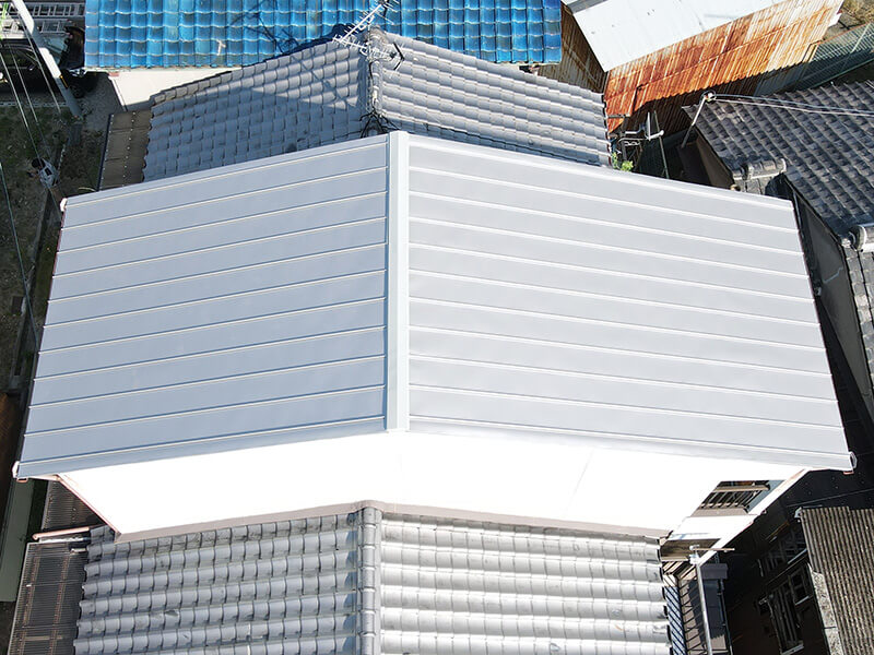 立平葺き 棟部分 施工後ガルバリウム