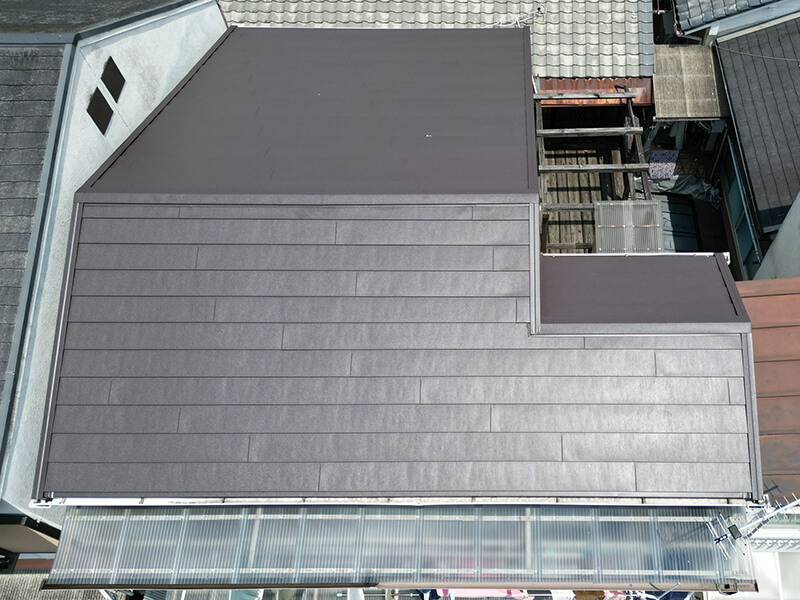 スーパーガルテクト カバー工法 施工後の完成写真