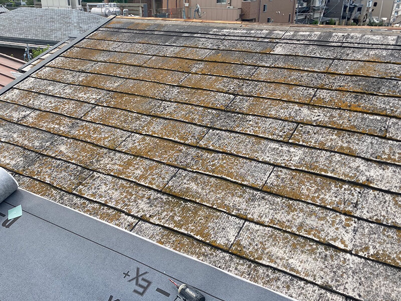 カバー工法 ルーフィング（防水シート）敷設の様子