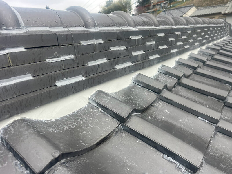 棟漆喰打ち直し・ラバーロック処理完了後の写真