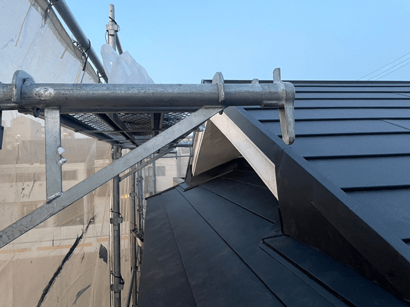 入母屋屋根接合部・スーパーガルテクト施工後の写真