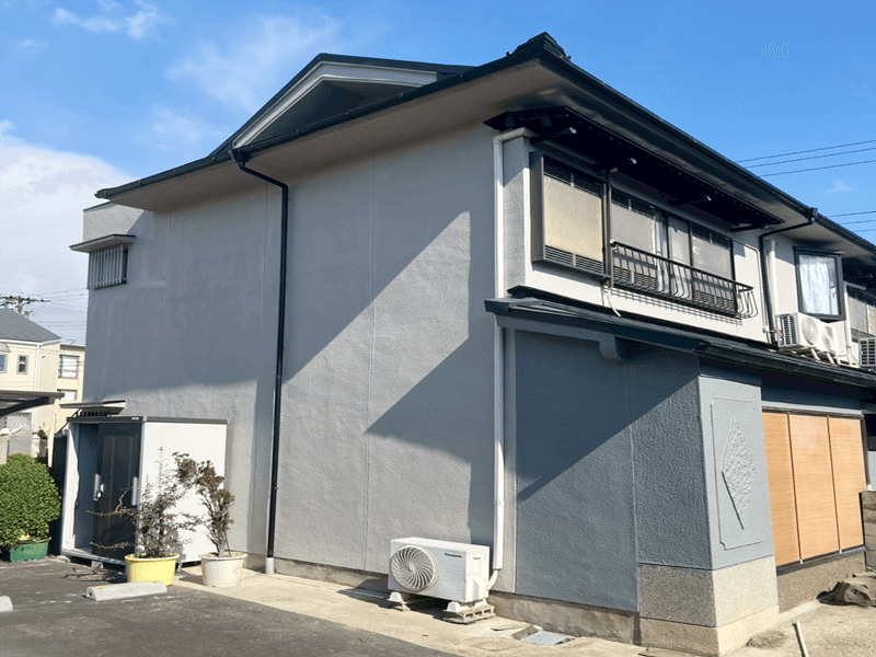 外壁塗装・雨樋交換施工後の正面写真