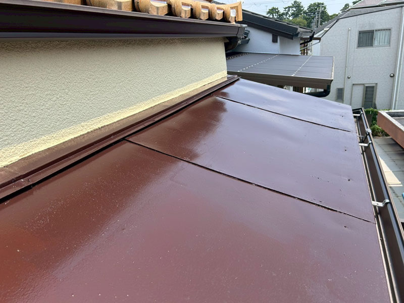 ベランダ庇のサービス塗装 錆び補修 屋根工事