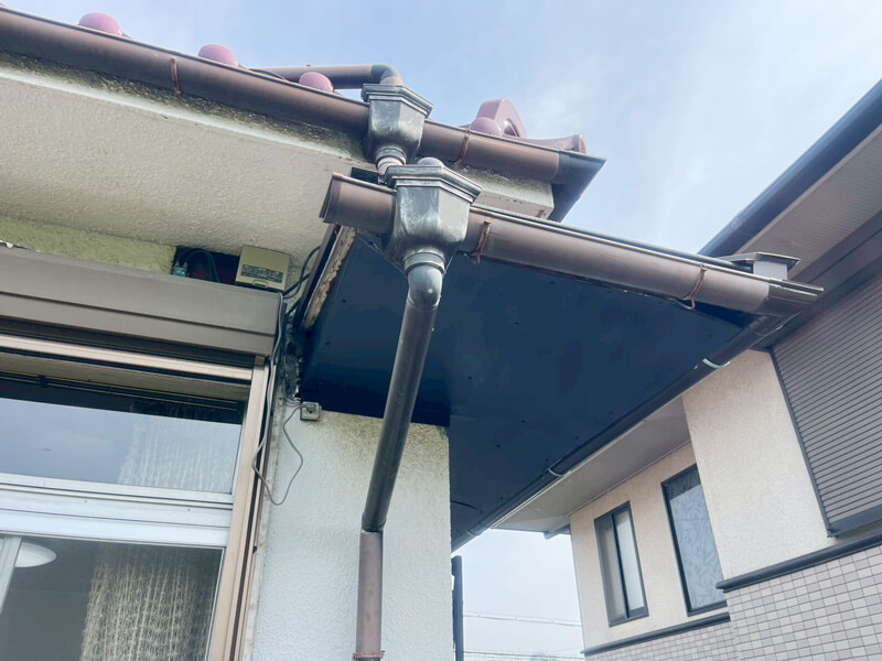 庇軒天の板金仕上げ完成の写真