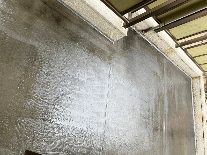 ベランダ防水工事・プライマー塗布工程