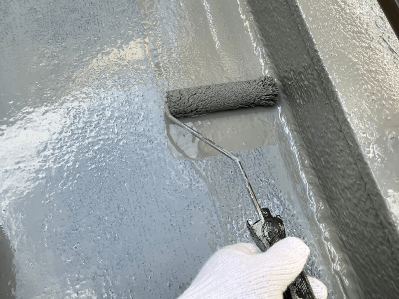 ウレタン防水2回目塗布・立ち上がり部分の施工