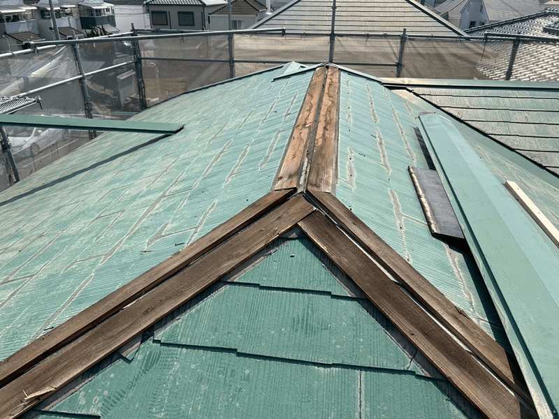 棟板金・貫板の撤去と腐食確認の施工中写真