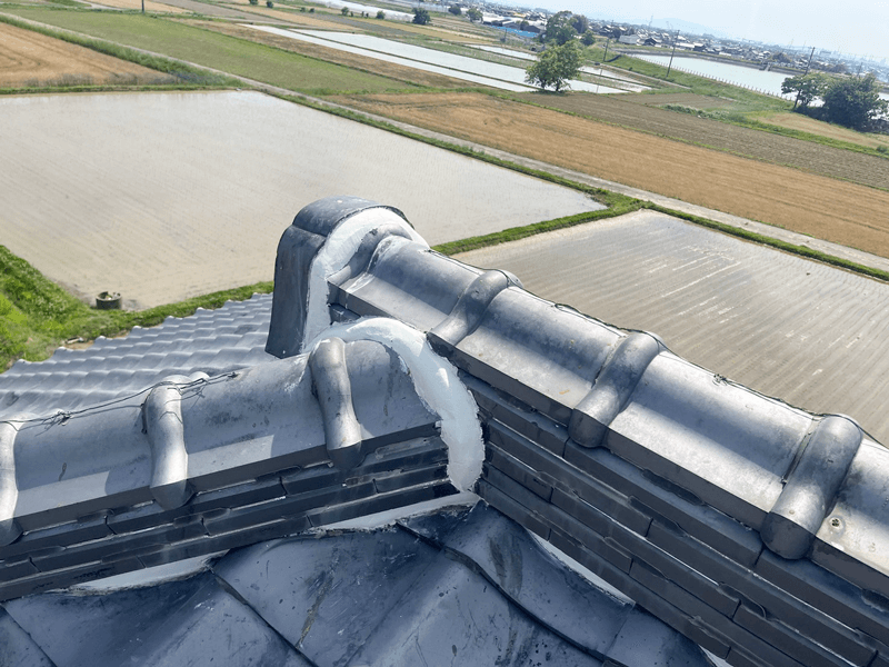 鬼瓦接点・漆喰打ち直し完成の写真