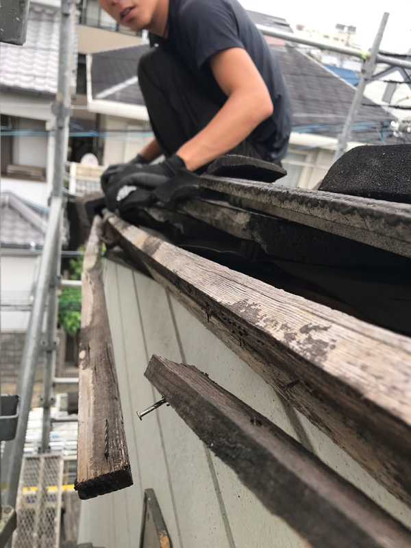 兵庫県川辺郡Ｍ邸屋根雨漏り修理工事施工中写真