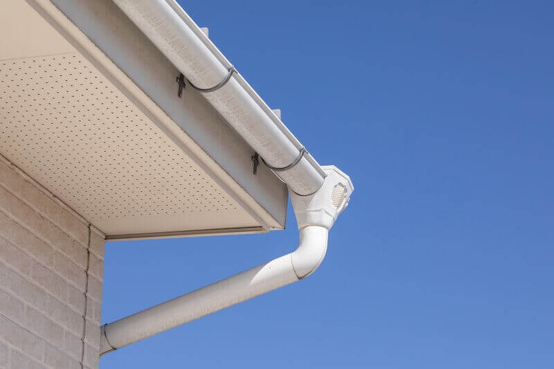 半丸雨樋の写真。