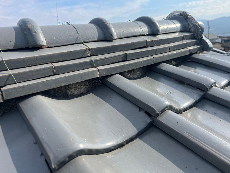 瓦屋根漆喰工事・ラバーロック工事before