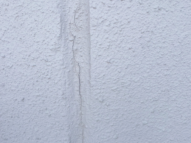 外壁クラック雨漏り修理工事before
